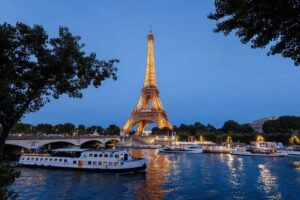 Guided Eiffel Tower Tour and Boat Cruise River Seine Sightseeing - Meeting up at 228 Rue de l’Universite and what to do with your time