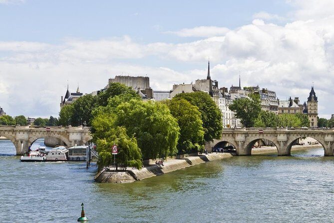Île de la Cité Private 2h Tour with Latin Quarter & Seine River - Key highlights worth planning for
