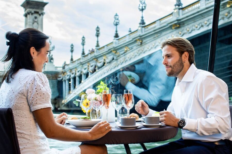 Paris: 3-Course-Dinner Cruise with Wine on the Seine River - Dinner on the Seine: 3 Courses, Wine, and Realistic Expectations