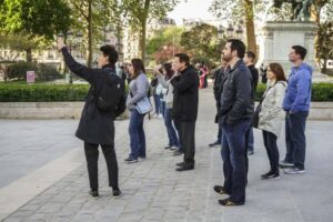 Paris: Notre Dame and Île de la Cité Walking Tour - Notre-Dame on the inside: restoration, symbolism, and what to look for