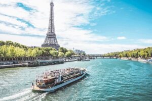 Paris - One Hour Seine River Cruise with Recorded Commentary - The On-Board Audio: Recorded Commentary That Helps You Follow the Sights