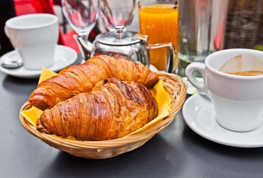 Paris: Seine Cruise with French breakfast near the boats - French Breakfast at the Brasserie de la Tour Eiffel: Start Smart