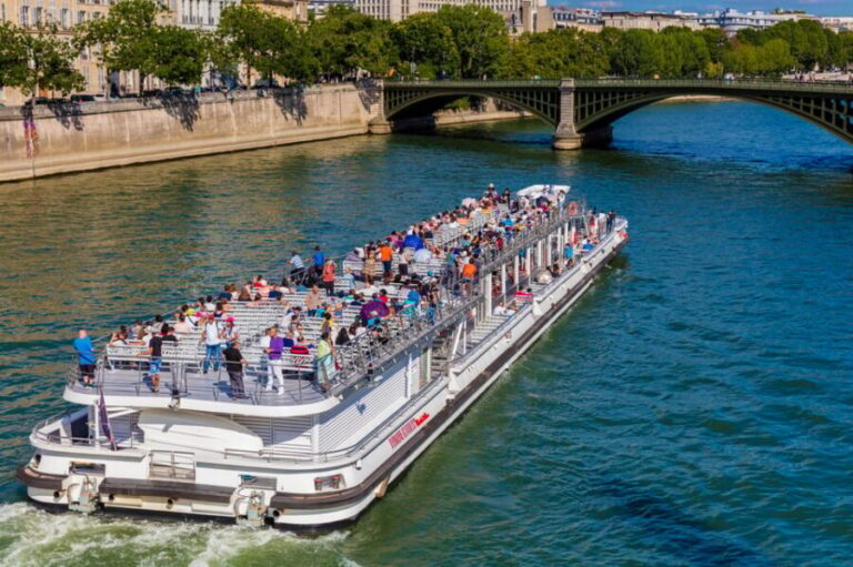 Paris: Seine River Sightseeing Cruise by Bateaux Mouches - Getting to the pier at Port de la Conférence (and where parking saves your day)