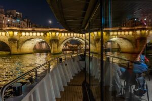 Seine River Evening Cruise with Music (Drink Options) - Port de Suffren Meeting Point and Seat Strategy