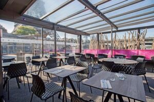 Seine River Sightseeing Cruise and Lunch at Le Bistro Parisien - Le Bistro Parisien: Transparent Quayside Dining and an Eiffel-First Moment